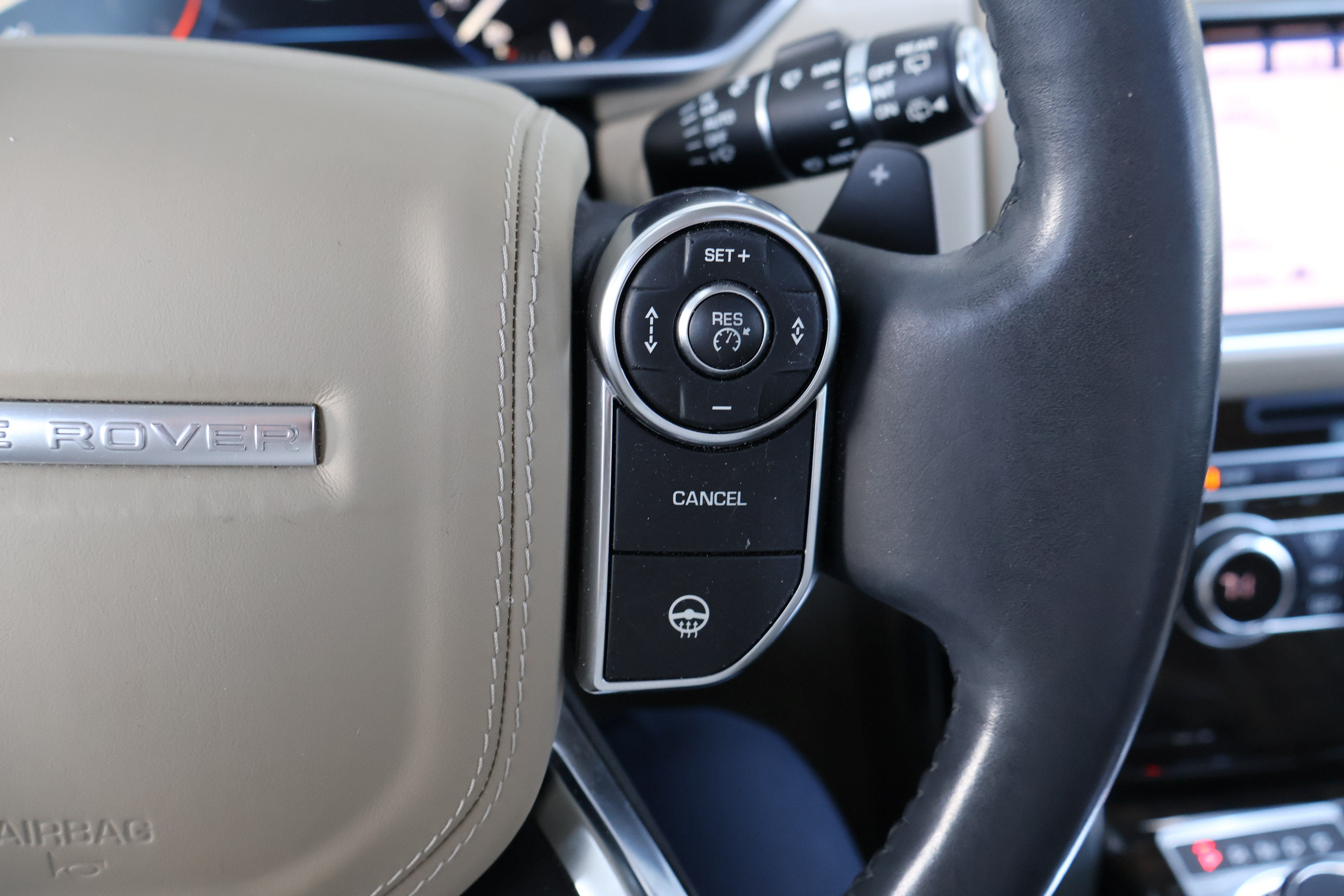 Used 2013 Land Rover Range Rover HSE AWD/4WD image 36