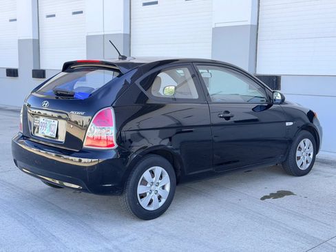 Used 2011 Hyundai Accent GS w/ Premium Pkg 3 FWD image 5
