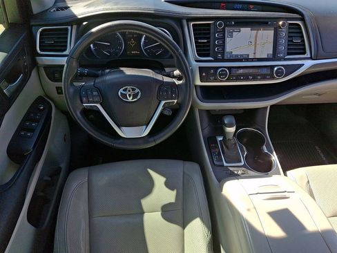 Used 2018 Toyota Highlander Limited Platinum image 8