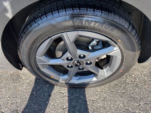 Used 2025 Kia K4 FWD image 25