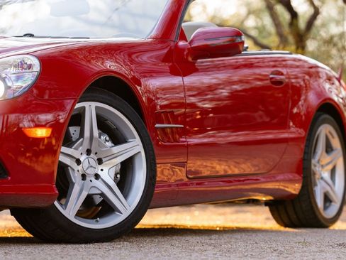 Used 2009 Mercedes-Benz SL 550 image 5