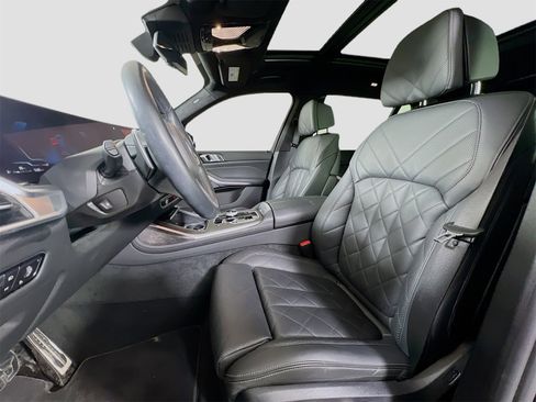 Used 2023 BMW X7 xDrive40i w/ Executive Package image 12