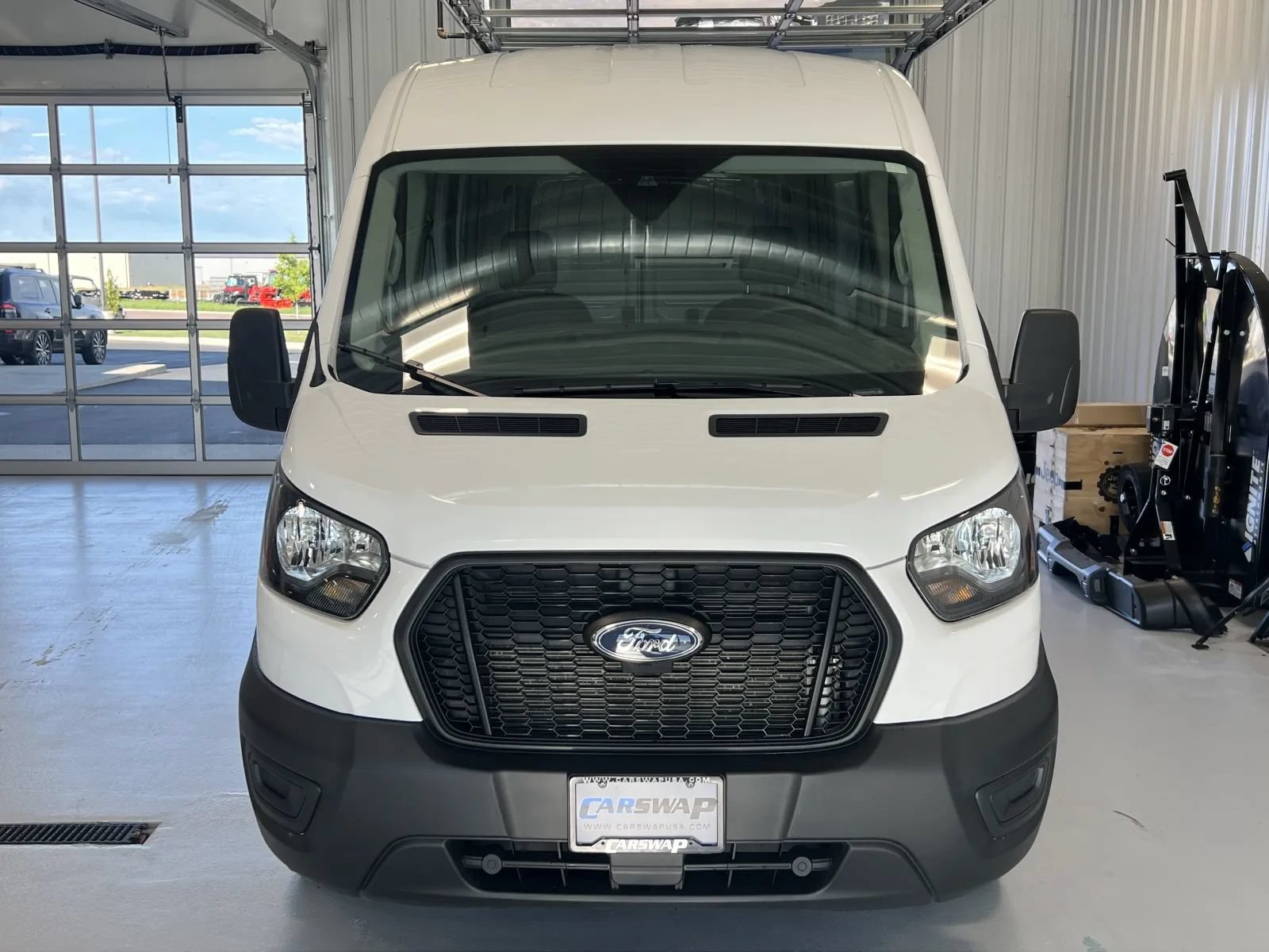 Used 2025 Ford Transit 250 148 Medium Roof RWD image 7