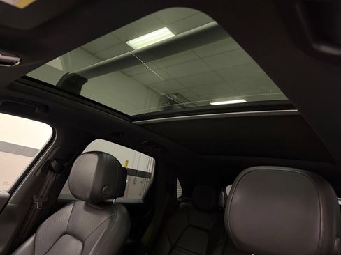 Used 2022 Porsche Cayenne E-Hybrid w/ Premium Package AWD/4WD image 26