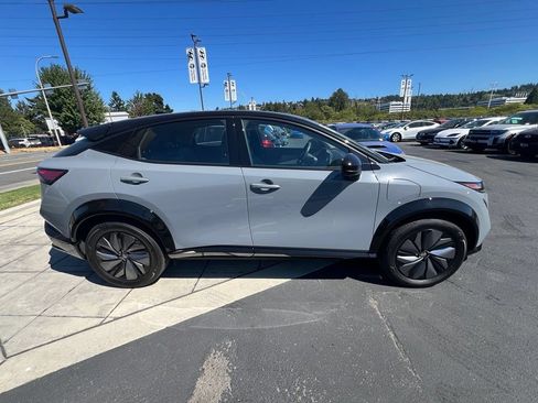 Used 2024 Nissan Ariya AWD image 6