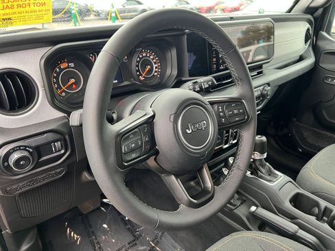 Used 2025 Jeep Wrangler Sport S image 28