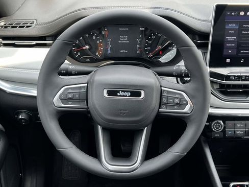 Used 2023 Jeep Compass Limited AWD/4WD image 13