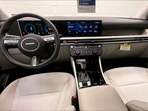 Certified 2026 Hyundai Tucson SE image 13