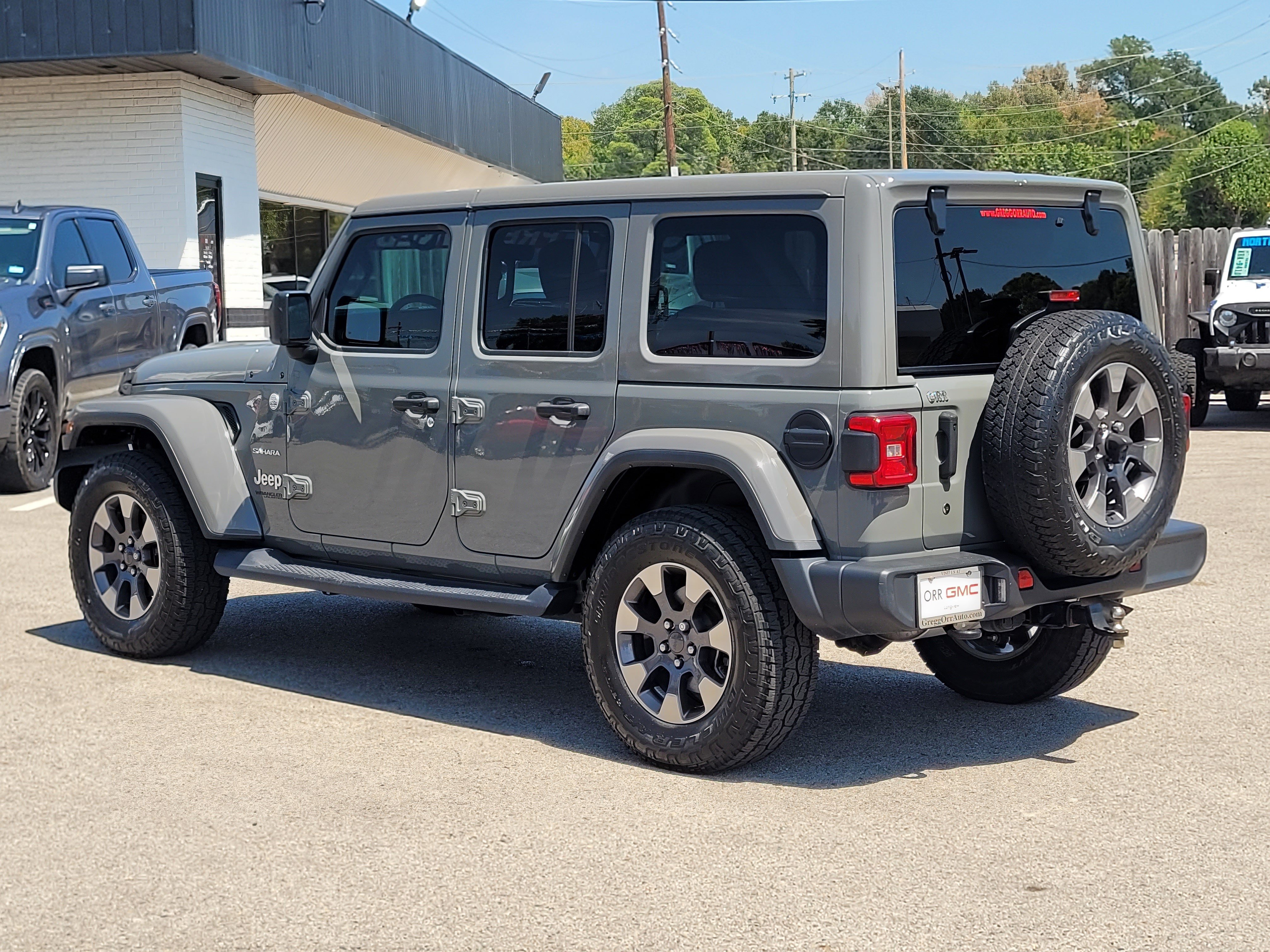 Used 2018 Jeep Wrangler Unlimited Sahara AWD/4WD image 6