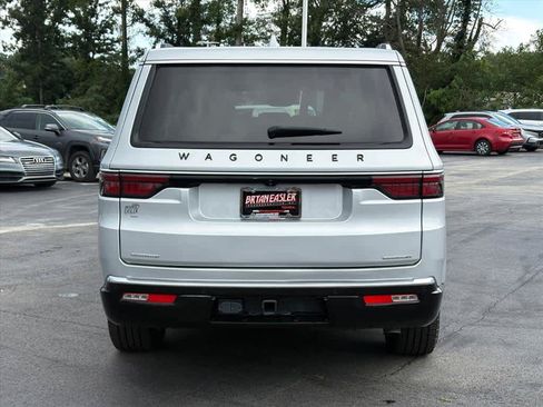 Used 2022 Jeep Wagoneer Series II AWD/4WD image 28