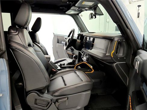 Used 2024 Ford Bronco Badlands image 15