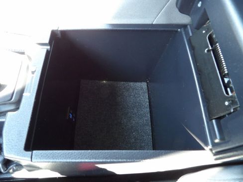 Used 2022 Toyota Tacoma SR image 26