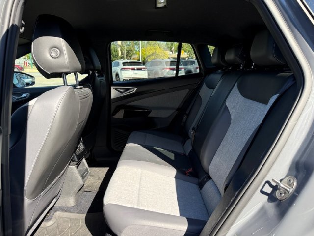 Used 2023 Volkswagen ID.4 Pro RWD image 15