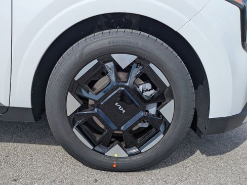 New 2026 Kia Carnival EX image 12