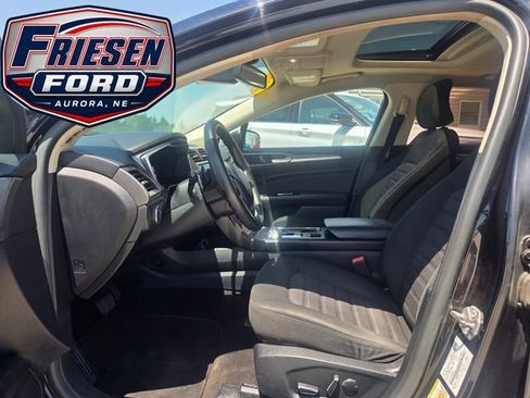Used 2019 Ford Fusion SE AWD/4WD image 12
