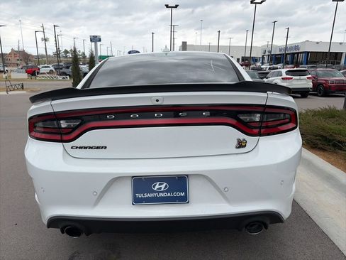 Used 2022 Dodge Charger Scat Pack w/ Navigation & Travel Group image 6