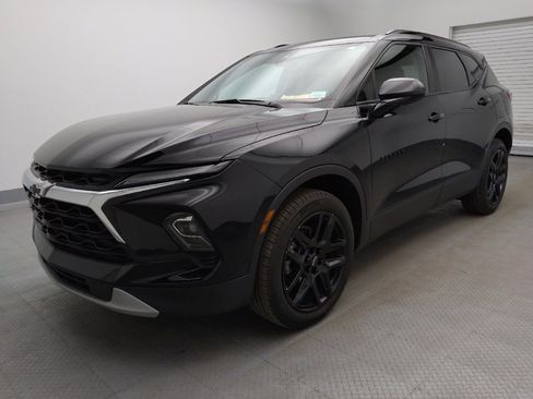 Used 2024 Chevrolet Blazer LT w/ Convenience Package FWD image 2