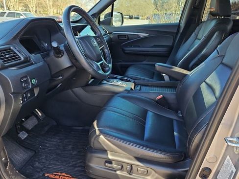 Used 2023 Honda Passport TrailSport image 17