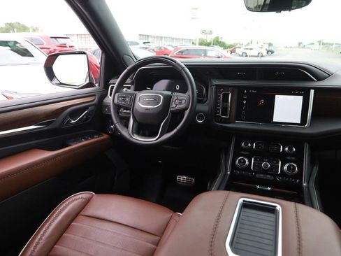Used 2024 GMC Yukon Denali Ultimate AWD/4WD image 39
