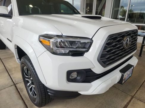 Used 2023 Toyota Tacoma TRD Sport AWD/4WD image 8