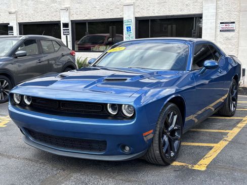 Used 2021 Dodge Challenger SXT w/ Blacktop Package image 4