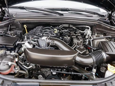 Certified 2024 Dodge Durango GT image 28