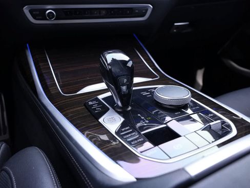 Used 2021 BMW X7 xDrive40i w/ M Sport Package AWD/4WD image 14