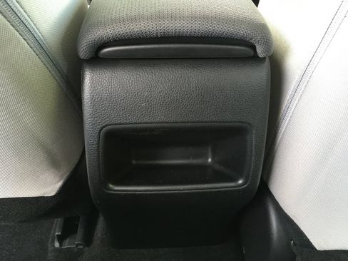 Used 2021 Toyota Corolla LE FWD image 24