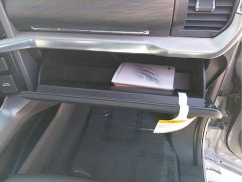 New 2026 Ford F150 Lariat w/ Equipment Group 501A Mid image 16