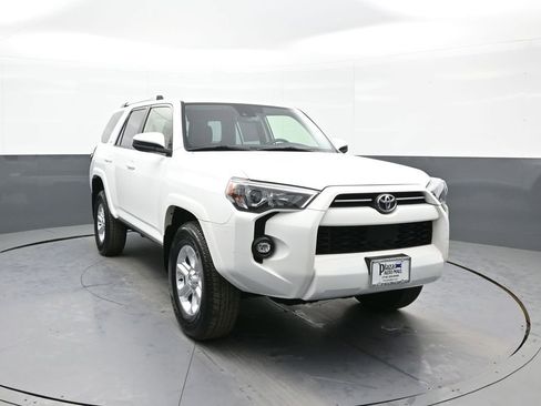 Certified 2024 Toyota 4Runner SR5 image 3
