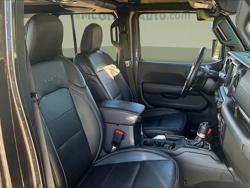 Used 2021 Jeep Wrangler Unlimited Sahara w/ Cold Weather Group image 30