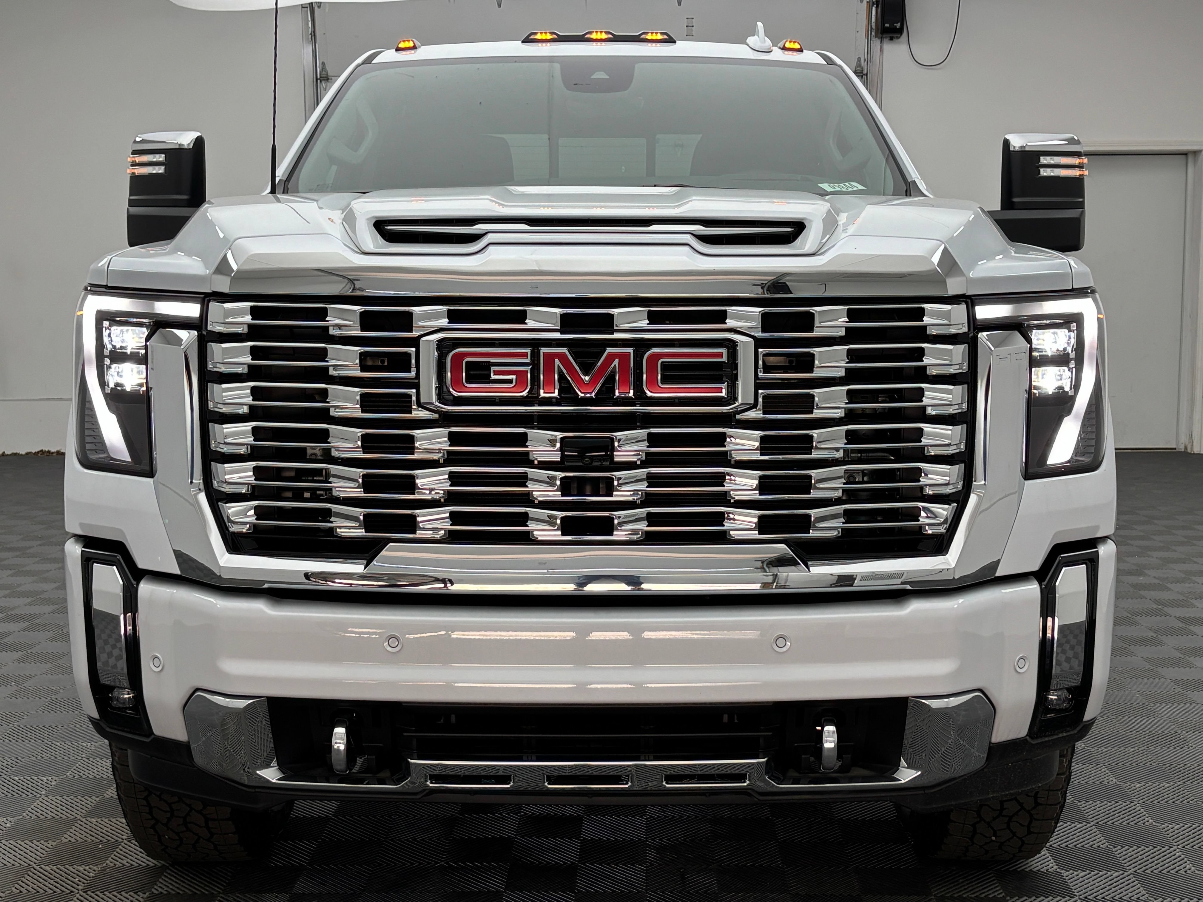 New 2026 GMC Sierra 3500 Denali AWD/4WD image 17