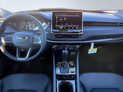 New 2026 Jeep Compass Latitude image 6