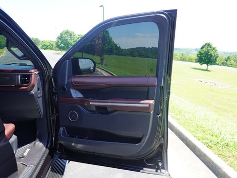 Used 2022 Ford Expedition Max Limited image 20