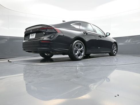 Certified 2023 Honda Accord EX image 27
