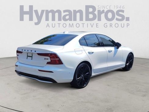 Used 2024 Volvo S60 B5 Plus image 3