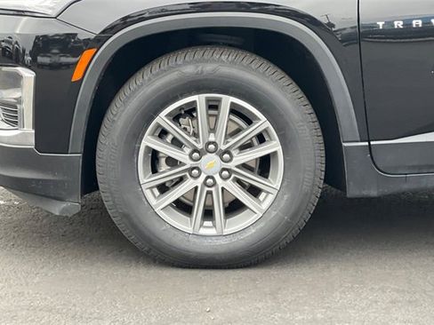 Used 2023 Chevrolet Traverse LT image 36