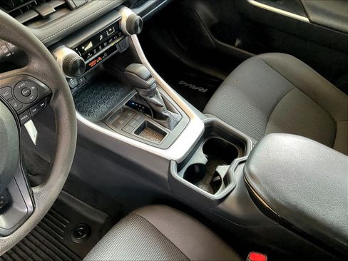 Used 2020 Toyota RAV4 LE w/ All Weather Liner Package FWD image 17