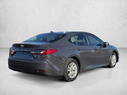 Used 2025 Toyota Camry LE image 5