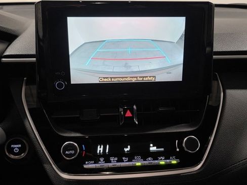 Used 2023 Toyota Corolla Cross SE image 19