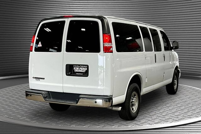 Used 2021 Chevrolet Express 2500 LT w/ LT Preferred Equipment Group RWD image 6