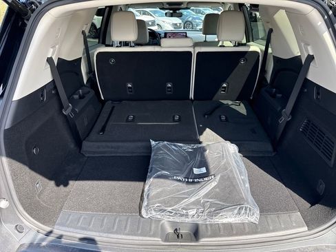 New 2026 Nissan Pathfinder SL FWD image 23