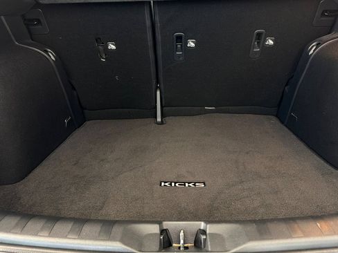 Used 2019 Nissan Kicks SR FWD image 16
