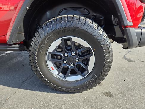 Certified 2021 Jeep Wrangler Unlimited Rubicon image 34