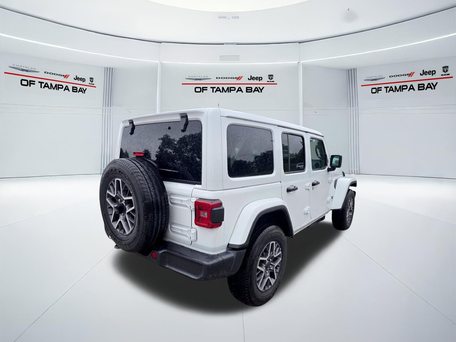 Used 2026 Jeep Wrangler Unlimited Sahara AWD/4WD image 6