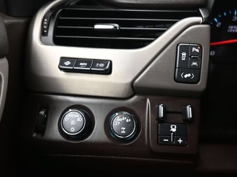 Used 2019 GMC Yukon Denali w/ Open Road Package AWD/4WD image 29