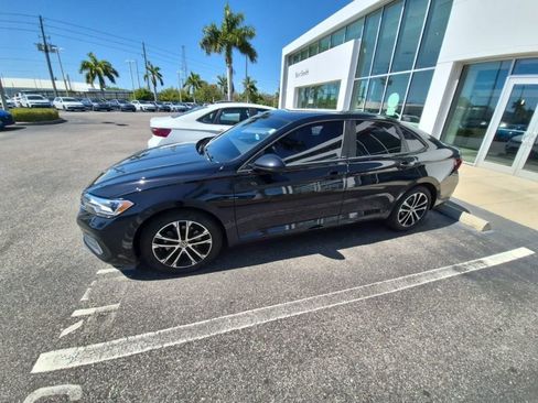 Used 2023 Volkswagen Jetta Sport image 3