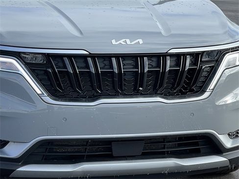 Used 2024 Kia Carnival EX image 41