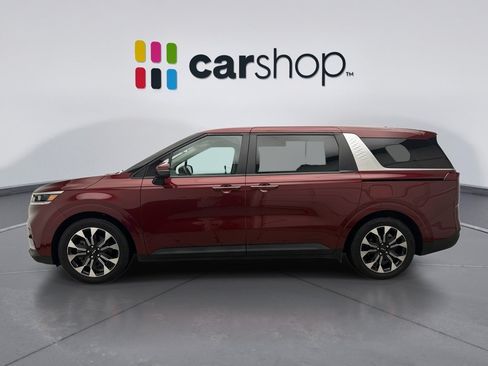Used 2024 Kia Carnival EX FWD image 2