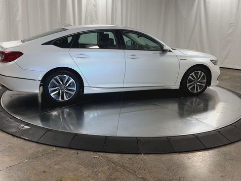 Used 2022 Honda Accord EX-L image 2